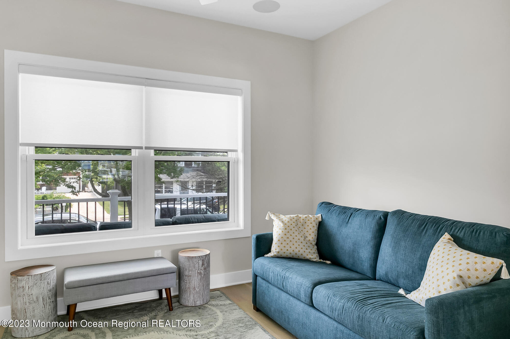 516 Club Drive - Photo 8