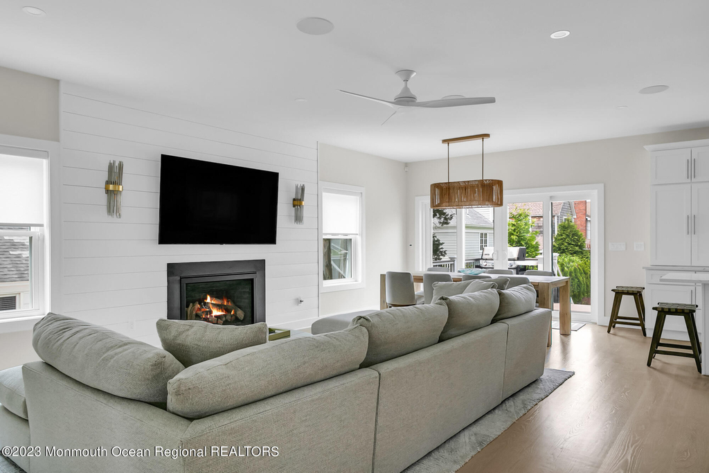 516 Club Drive - Photo 7