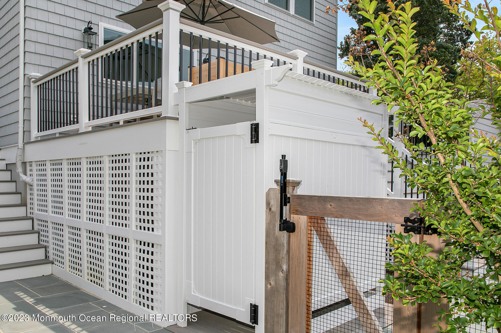 516 Club Drive - Photo 23