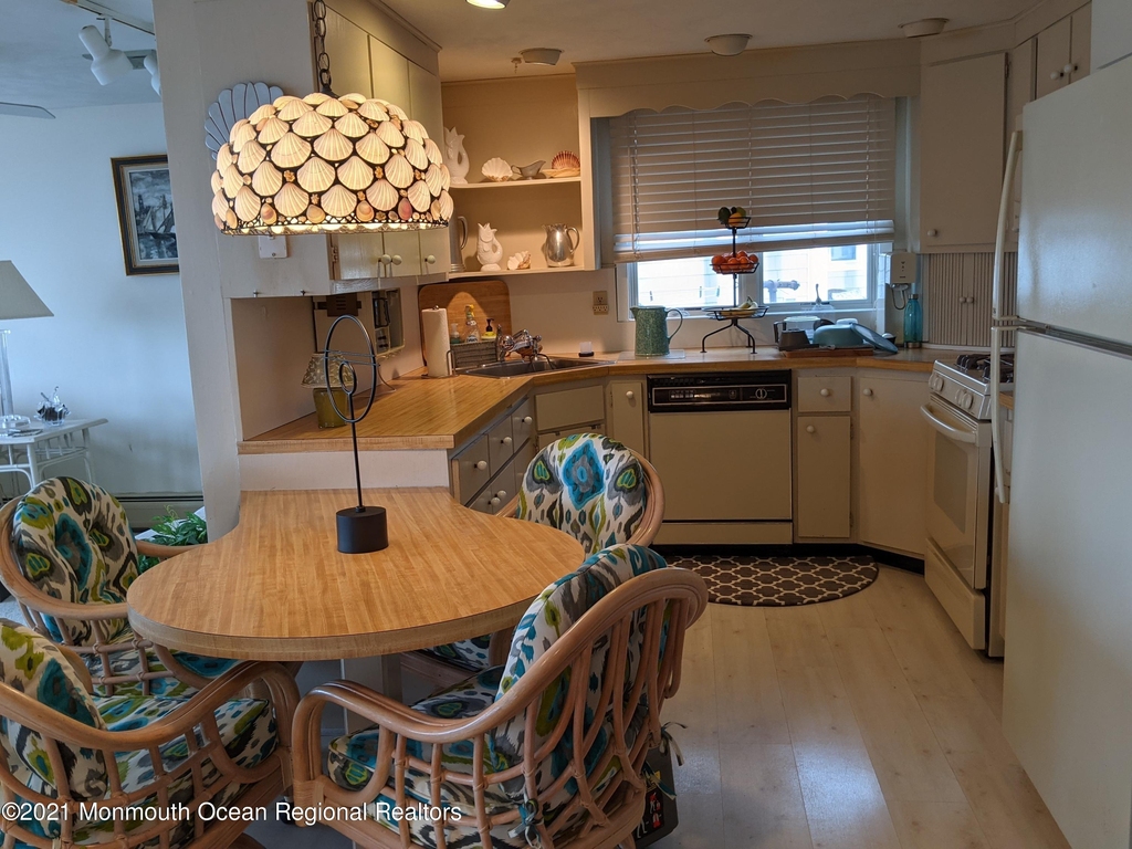 289 Monterey Circle - Photo 17