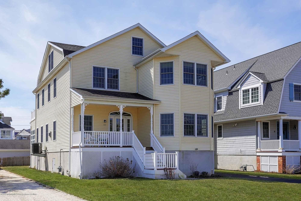 111 York Avenue - Photo 3