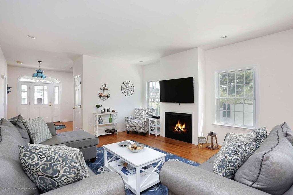 111 York Avenue - Photo 8