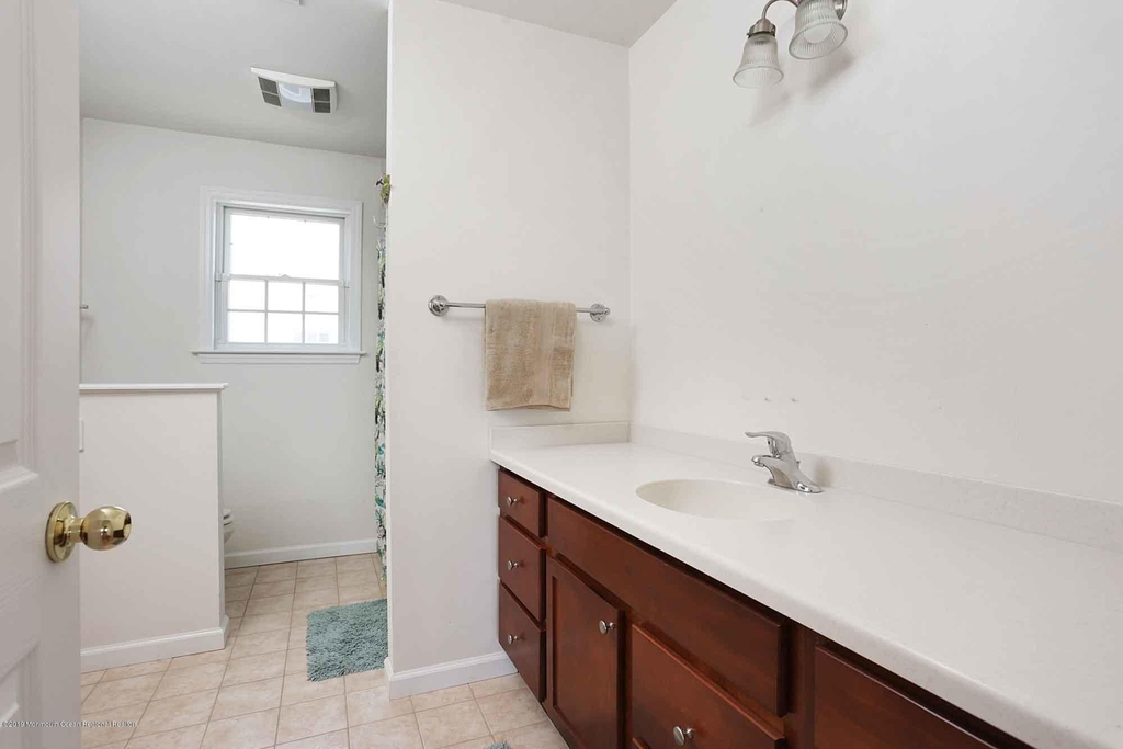 111 York Avenue - Photo 24