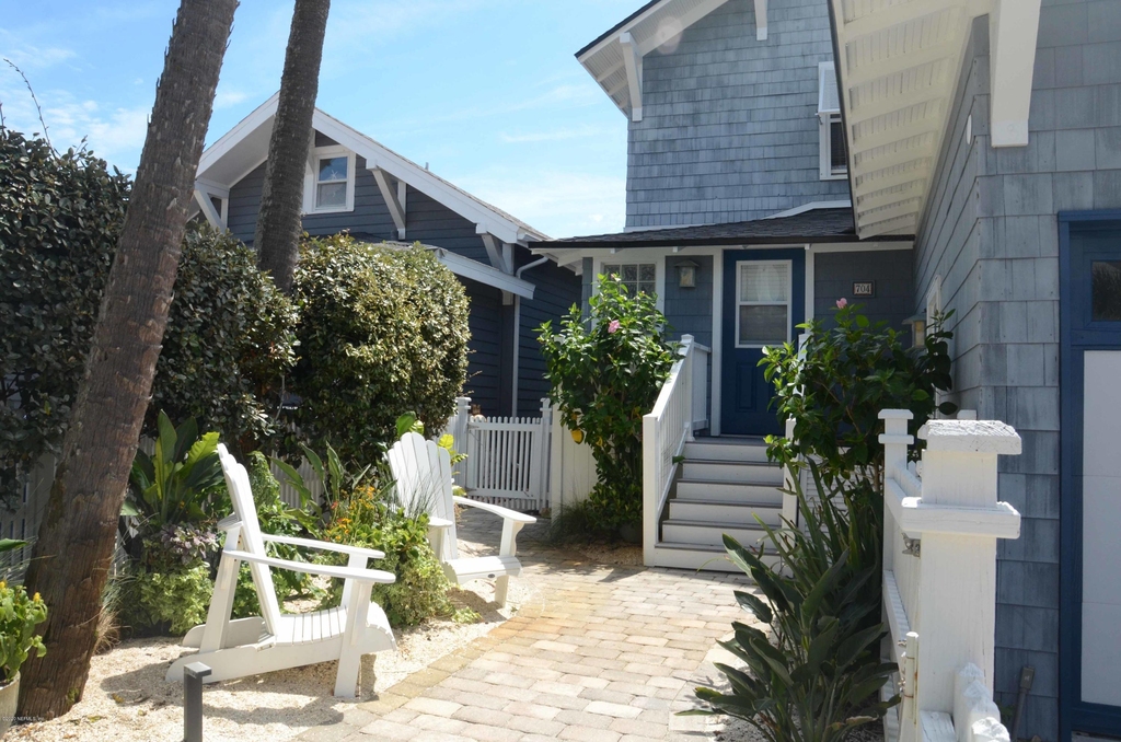 704 Ocean Front - Photo 2