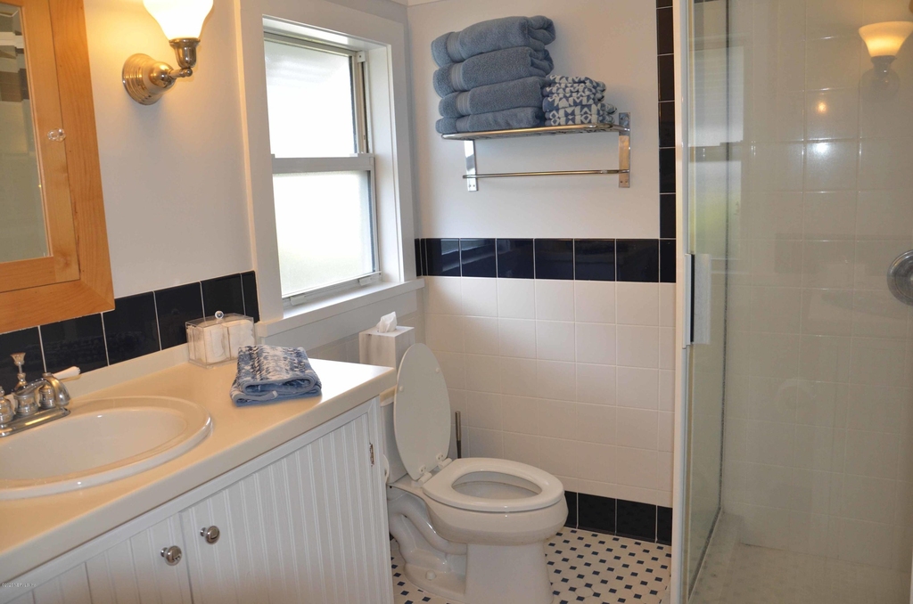 704 Ocean Front - Photo 15