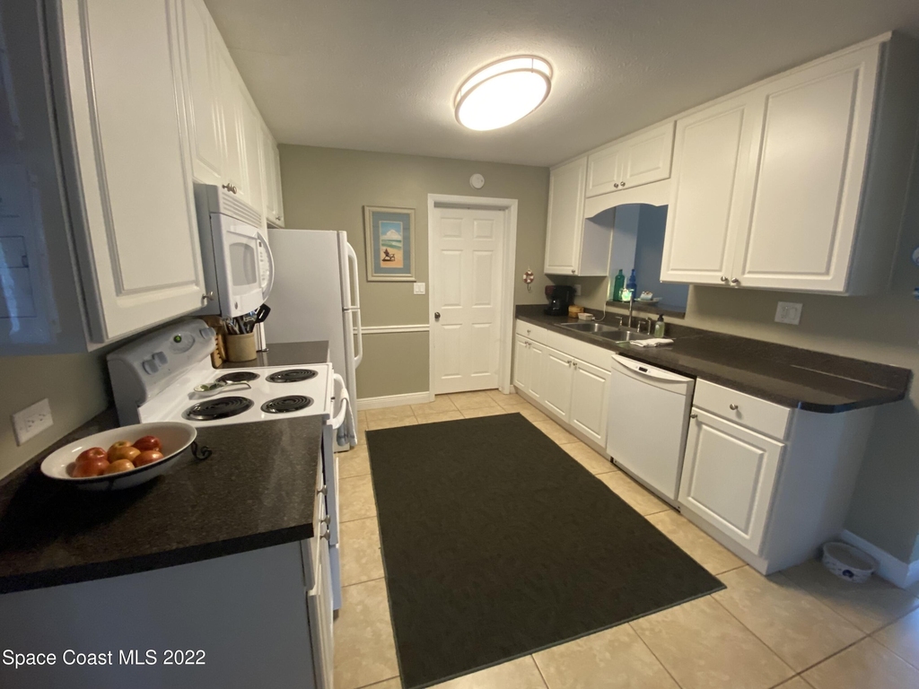 8800 Sea Shell Lane - Photo 8