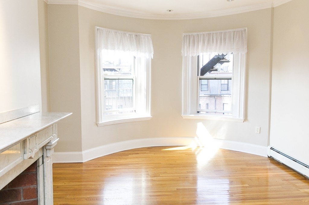 319 Marlborough St - Photo 16