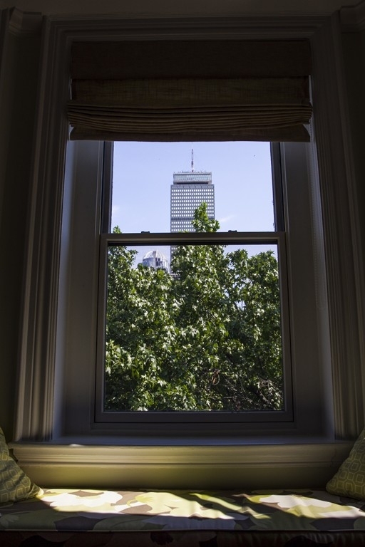 319 Marlborough St - Photo 23