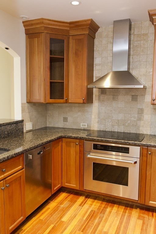 319 Marlborough St - Photo 1