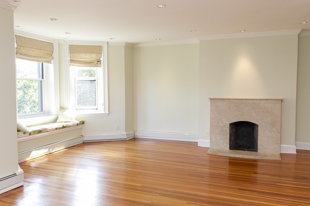319 Marlborough St - Photo 0
