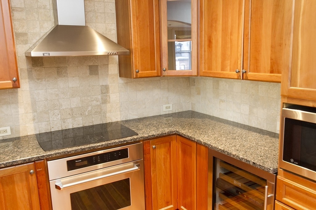 319 Marlborough St - Photo 3