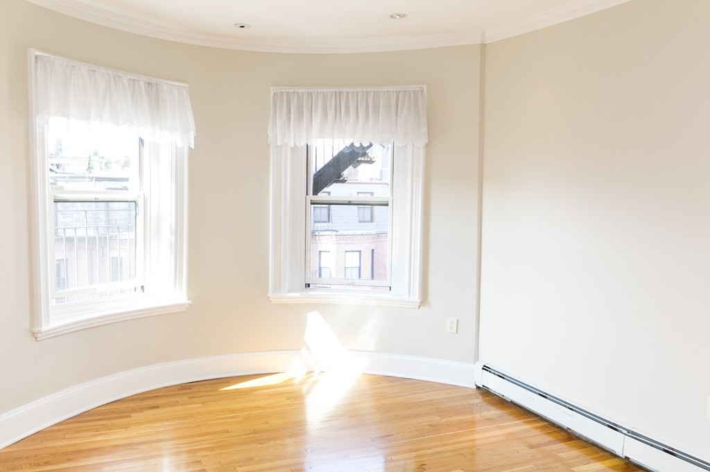 319 Marlborough St - Photo 17