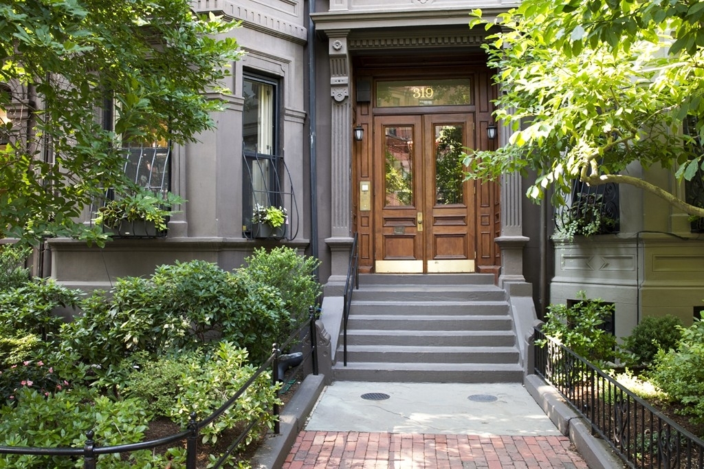 319 Marlborough St - Photo 22