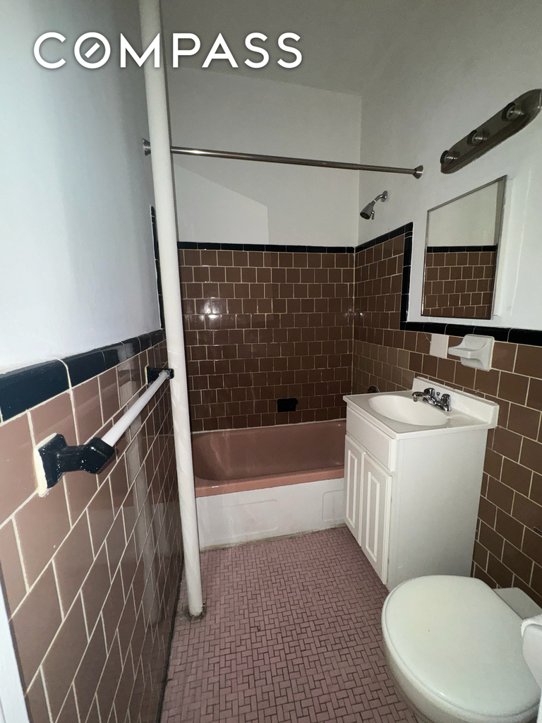 445 W 48th St - Photo 15