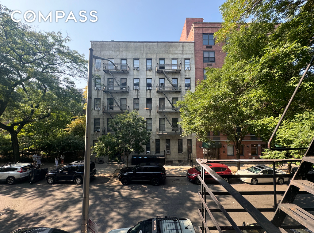 445 W 48th St - Photo 8