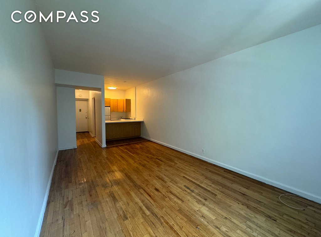 445 W 48th St - Photo 13