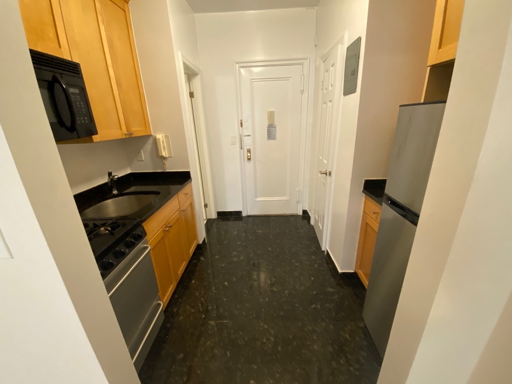 East 84th Street - Photo 3
