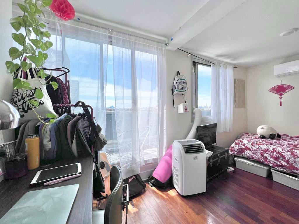 16 Meserole Street - Photo 2