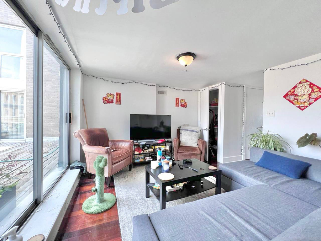 16 Meserole Street - Photo 13