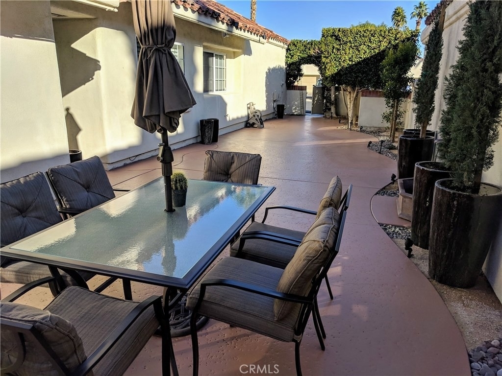 43695 Calle Las Brisas W - Photo 0