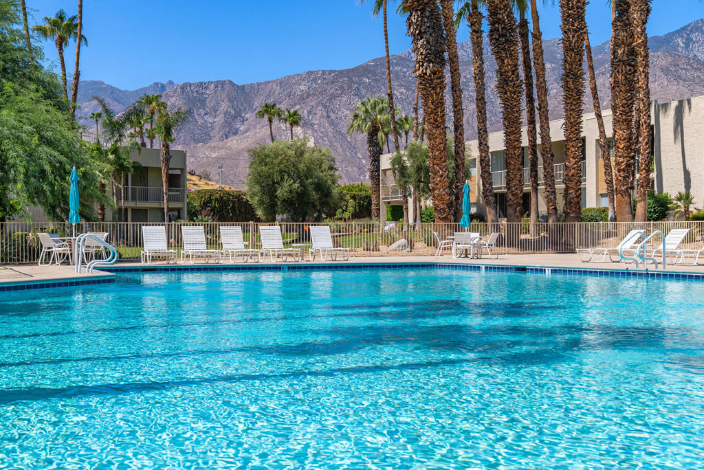 447 Desert Lakes Drive - Photo 36