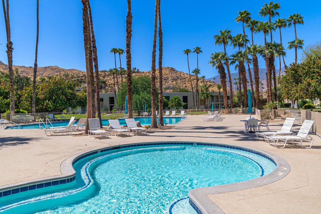 447 Desert Lakes Drive - Photo 37