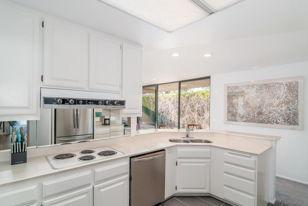 17 Dartmouth Drive - Photo 1