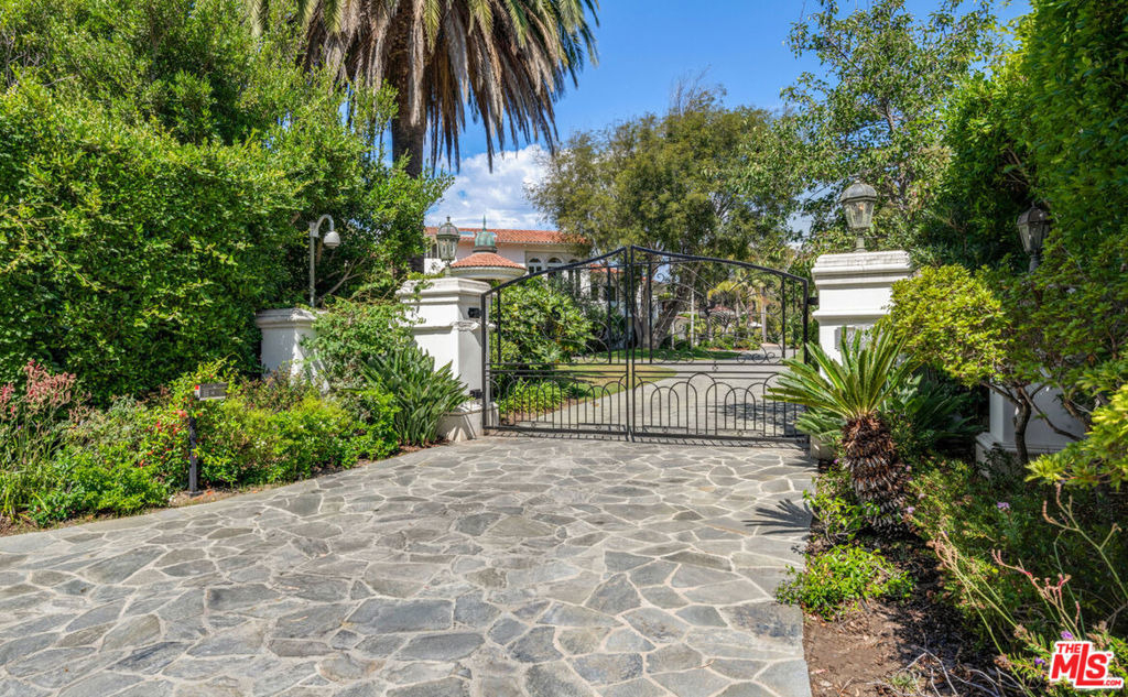 28899 Cliffside Drive - Photo 52