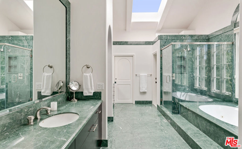 28899 Cliffside Drive - Photo 24