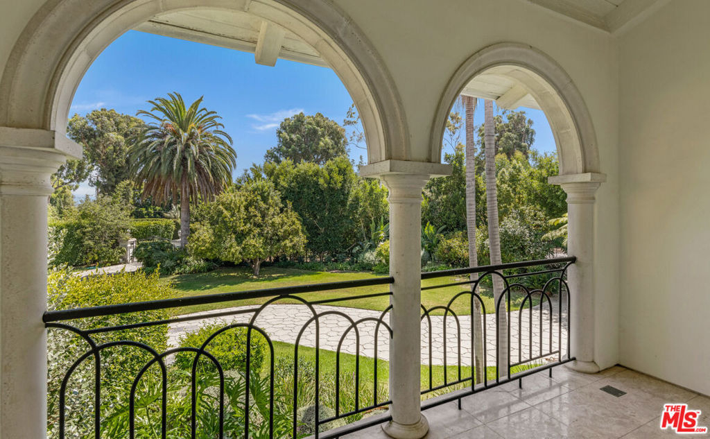 28899 Cliffside Drive - Photo 23