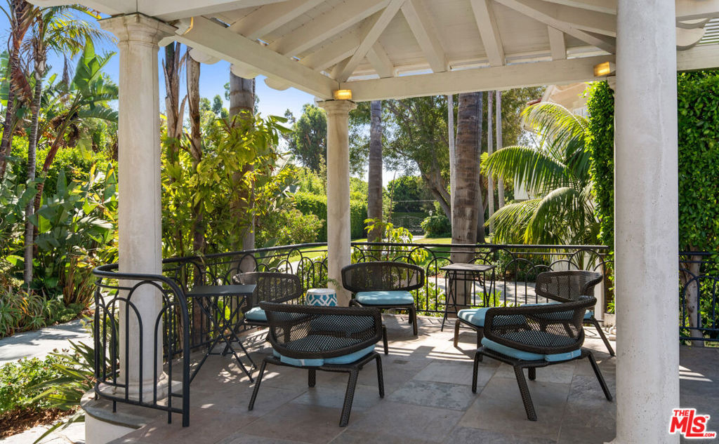 28899 Cliffside Drive - Photo 40
