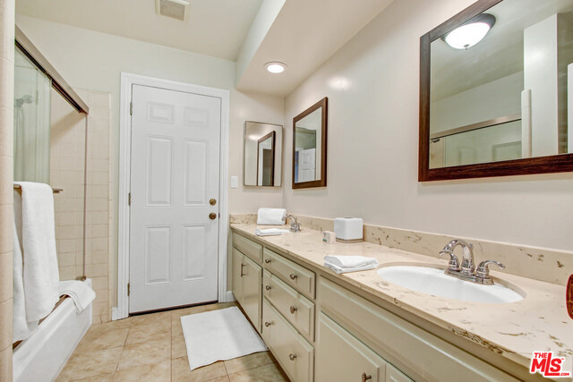 24648 Eilat Street - Photo 20