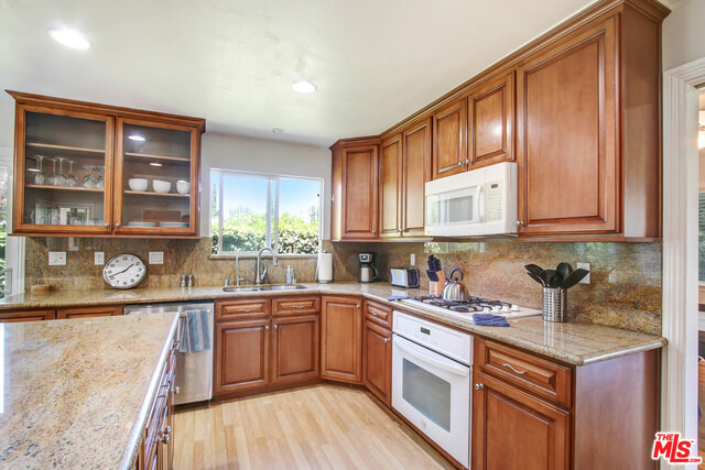 24648 Eilat Street - Photo 7