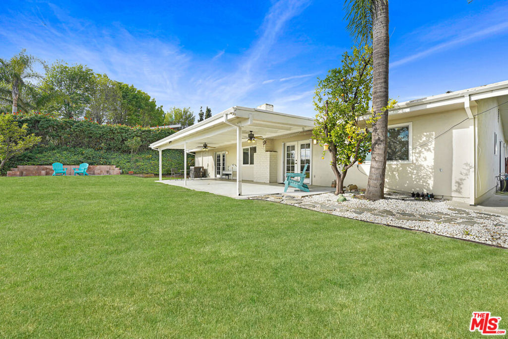 24648 Eilat Street - Photo 28