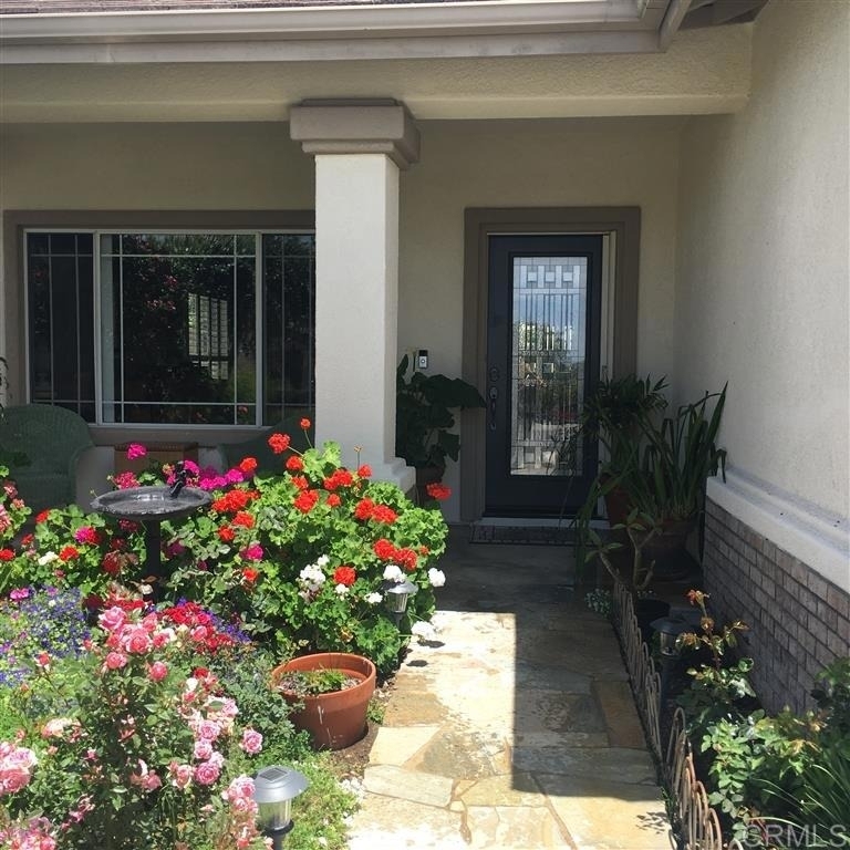 459 Lexington Cr. - Photo 2