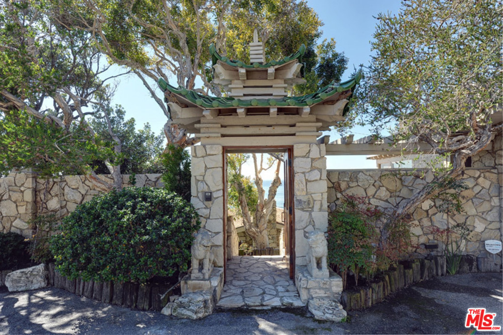 18842 Topanga Beach Road Road - Photo 2