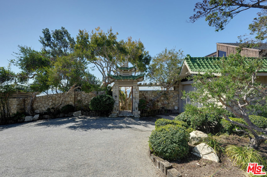 18842 Topanga Beach Road Road - Photo 0