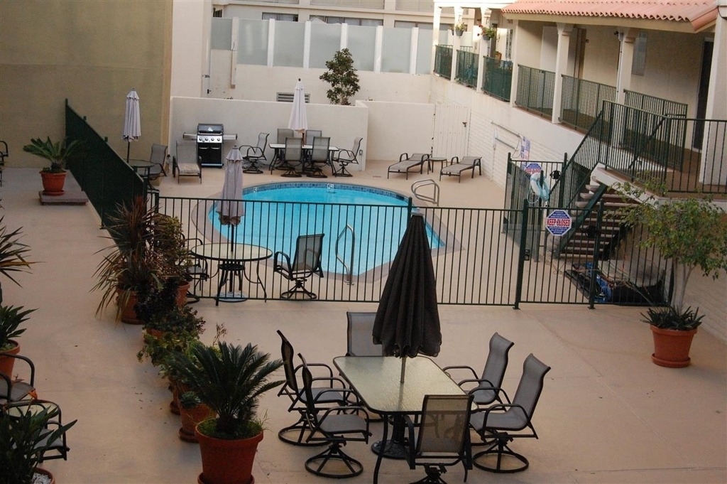 909 Coast Boulevard - Photo 14