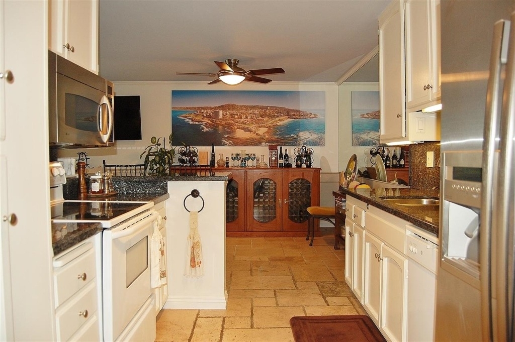 909 Coast Boulevard - Photo 5