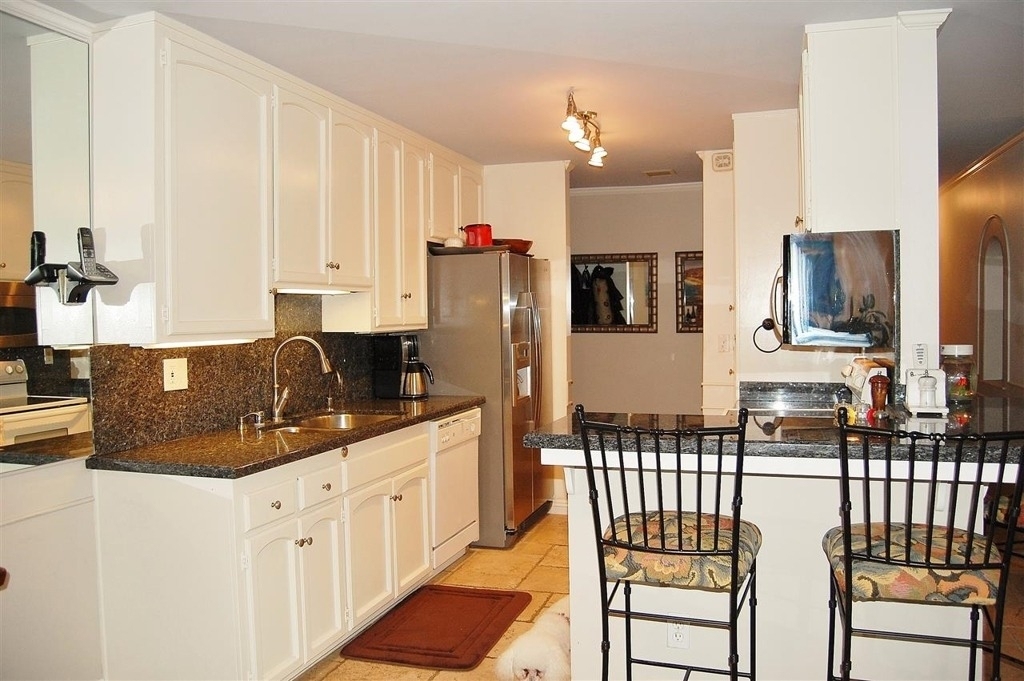 909 Coast Boulevard - Photo 4