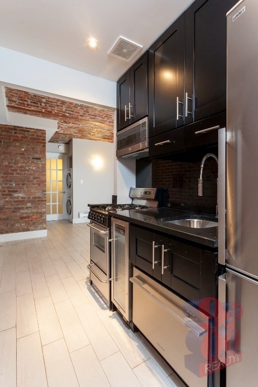 336 East 18th Street - Photo 0