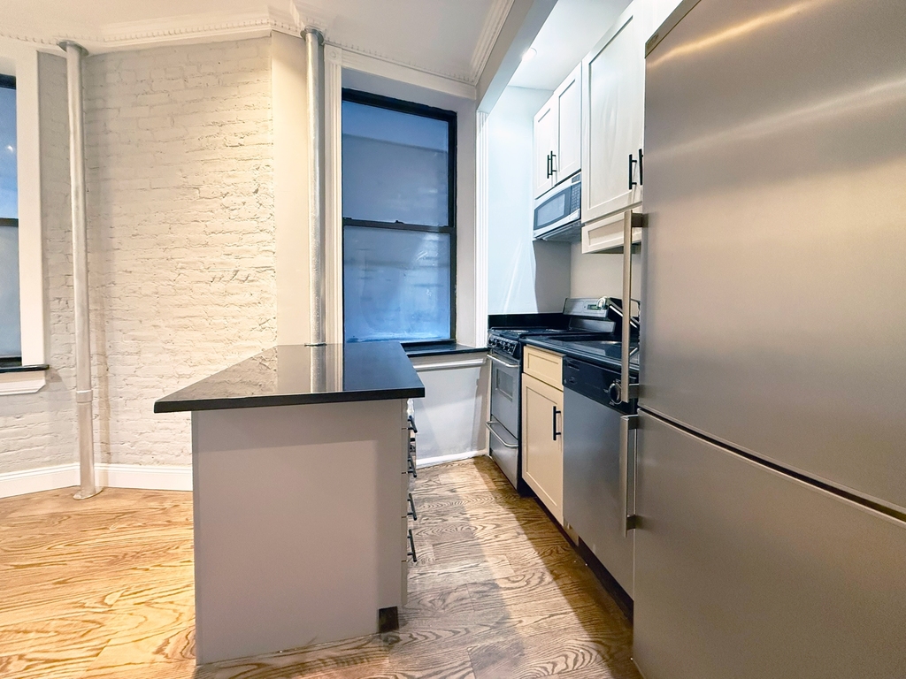 326 East 35th Street - Photo 1