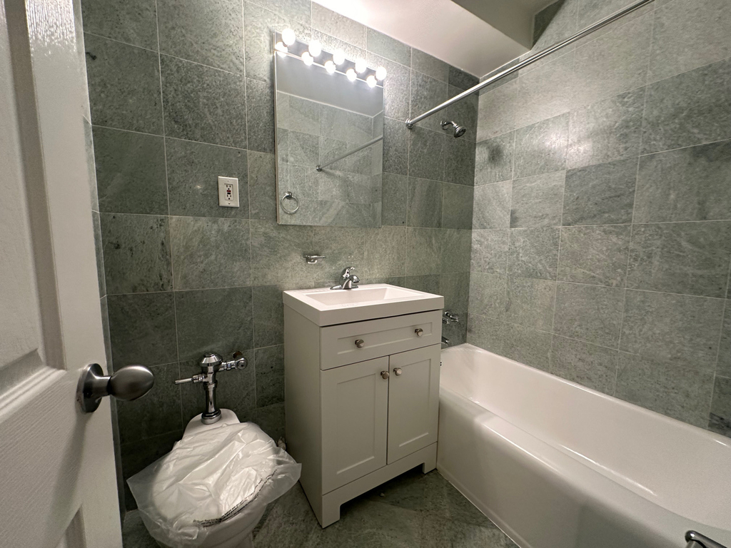 435 East 79th Street - Photo 6