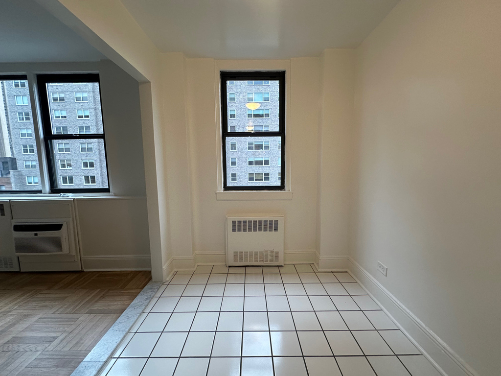 435 East 79th Street - Photo 3
