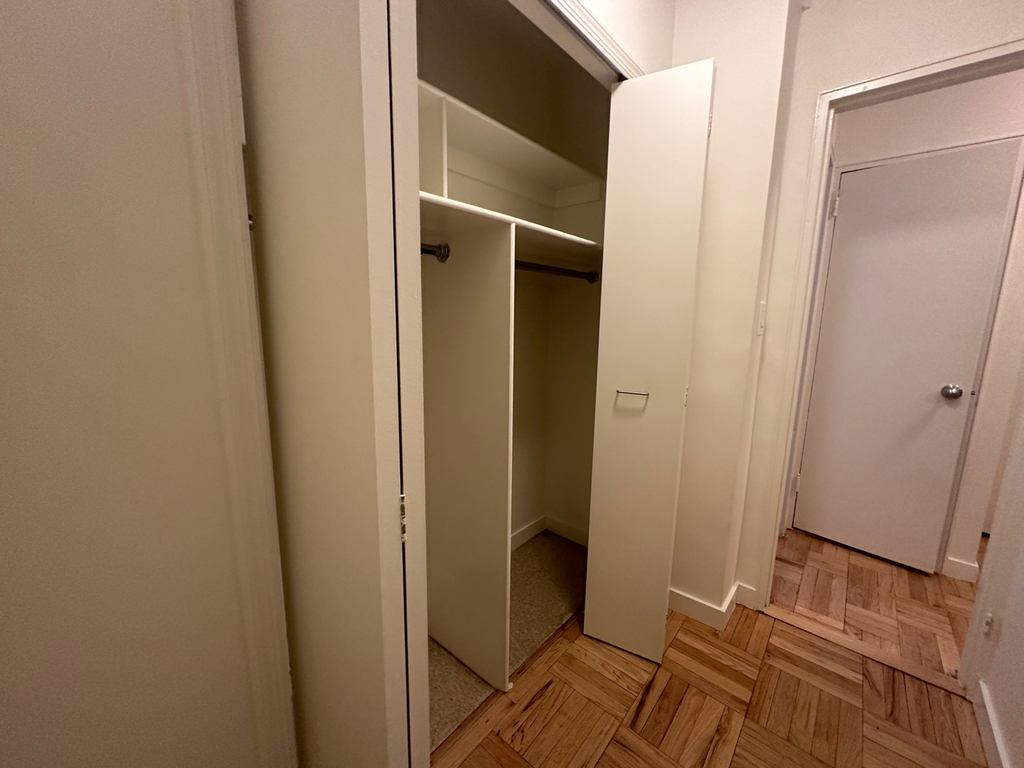 435 East 79th Street - Photo 4