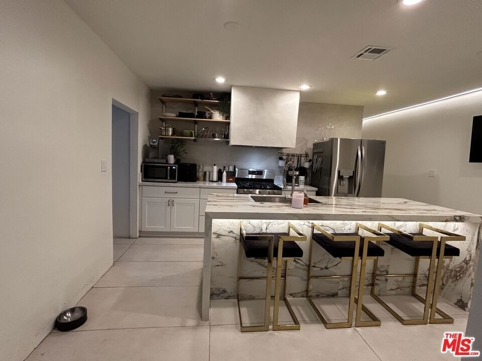 641 N Vista Street - Photo 5