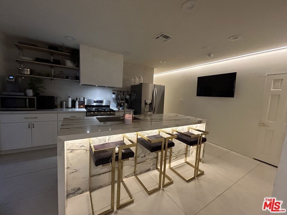 641 N Vista Street - Photo 2