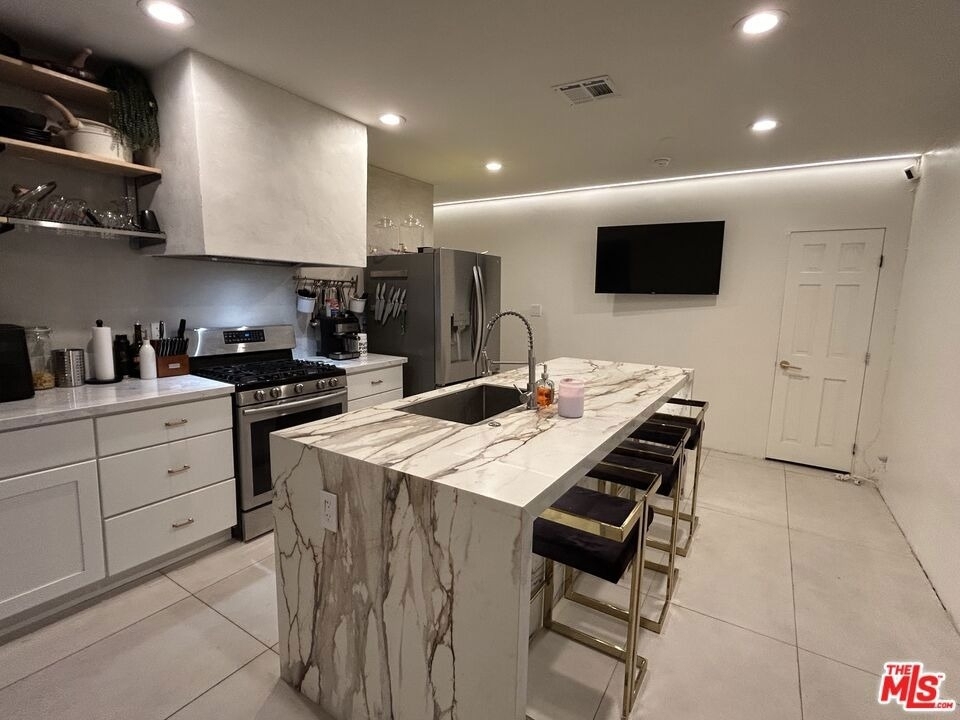 641 N Vista Street - Photo 4