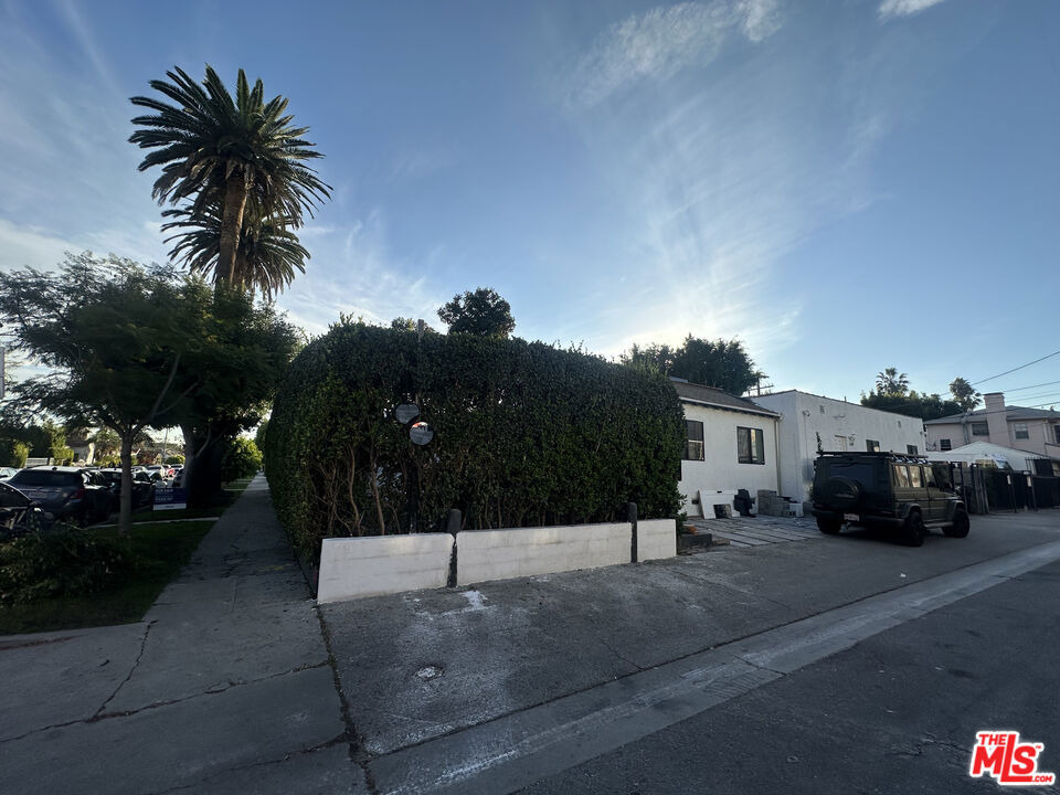 641 N Vista Street - Photo 22
