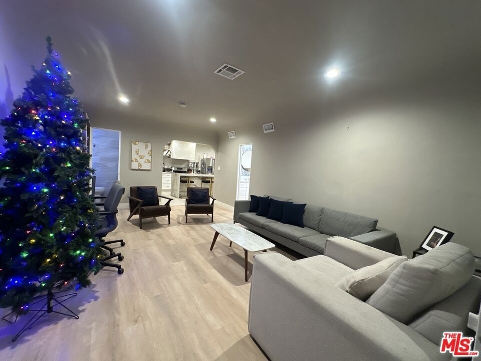 641 N Vista Street - Photo 19